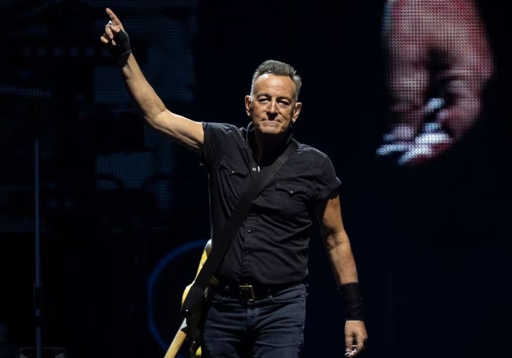 ¡El Boss regresa a España en 2024! 🎸🇪🇸 No te pierdas los legendarios conciertos de Bruce Springsteen en Barcelona y Madrid. 🎤✨
generacionfenix.com/bruce-springst…
 #BruceSpringsteen #Conciertos2024 #RockLegend #MúsicaEnVivo #BossEnEspaña2024