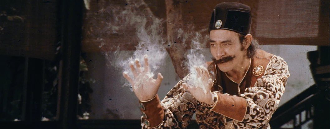 #Shocktober 2023 - Phantom Kung Fu (1979) - villain in this is such a dick, he beats an old man to death and then calls him a “silly old fool” for DYING. No wonder the heroes have to resort to haunting and gaslighting to defeat him, and a twist that does The Prestige one better.