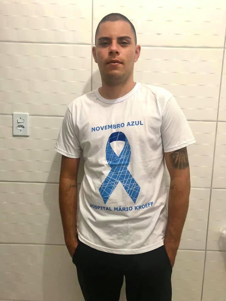 Brumm96's tweet photo. #Novembro_Azul🔵🔵🔵🔵🔵

Gratidão a Todos os Profissionais &amp; a Equipe Médica Do Hospital Mário Kroeff Que Deus Venha Abençoar Cada Um De Vocês por cuidarem da minha Coroa 👸 

1º etapa que foi a #quimioterapia 

Mãe te amo ❤️.

#Foto #2021 https://t.co/CW6o9i3yxf