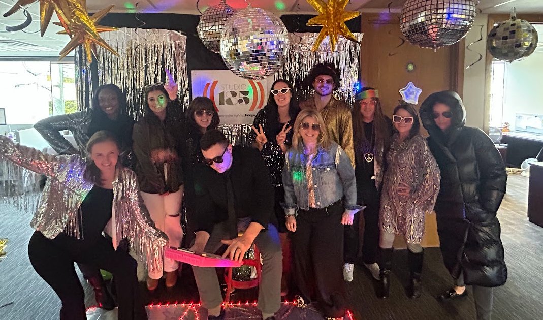 BELFORGroup's tweet photo. BELFOR Birmingham pulled out all the stops for #Halloween2023! π
#BELFORTogether #BirminghamMichigan #Studio185 https://t.co/RUiZyCfTqy