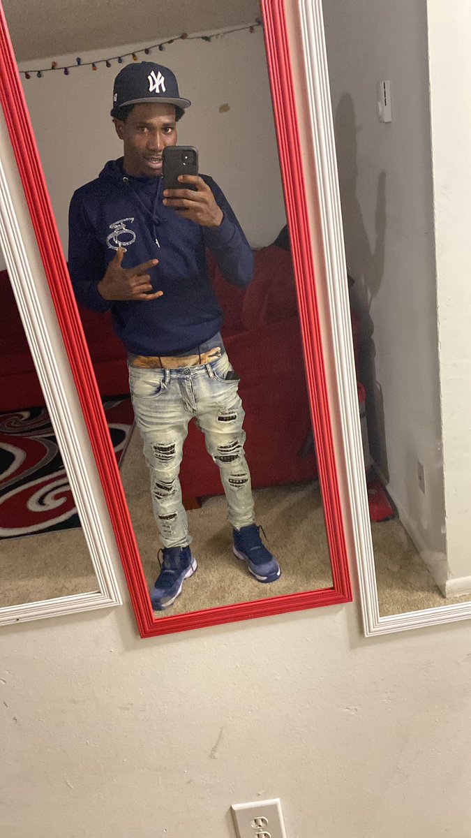 PopLyfeMgb120's tweet image. #RegularShit 😎🤟🏾