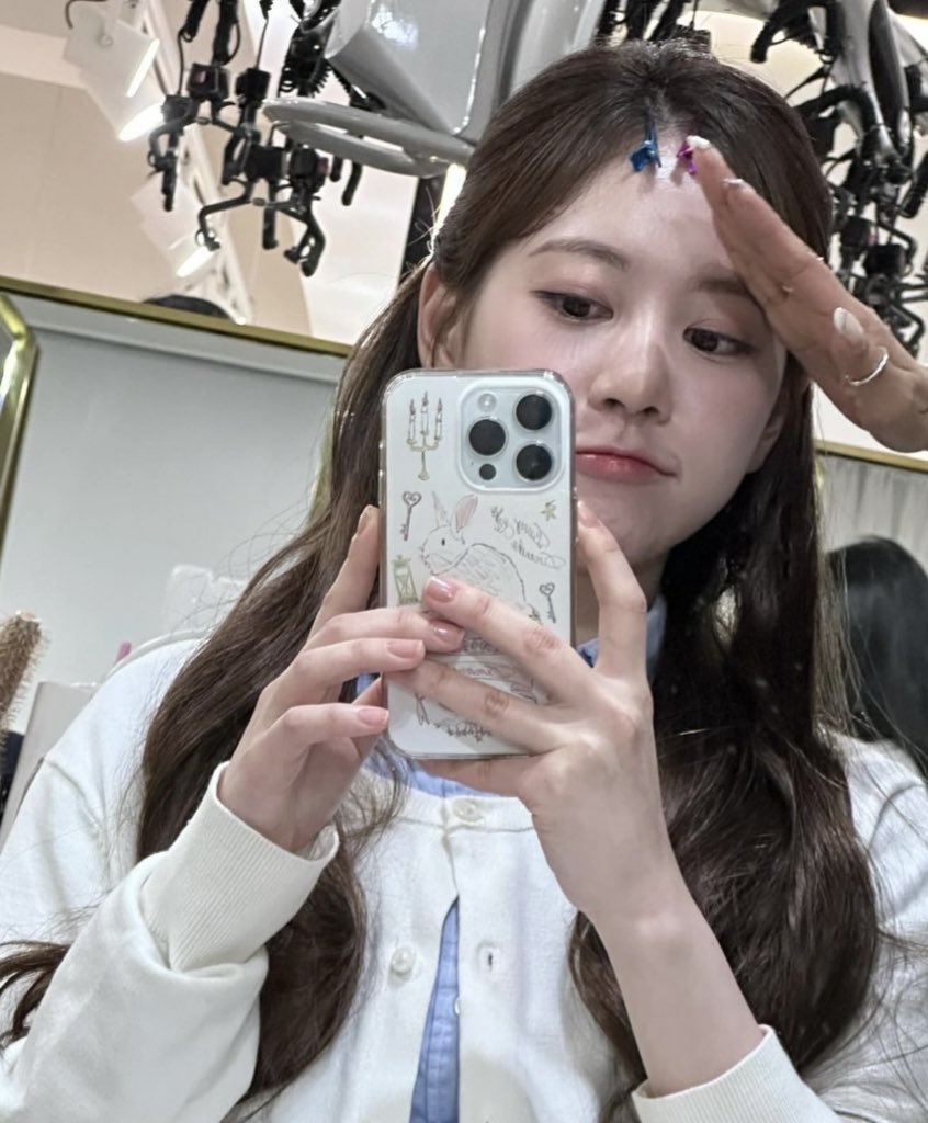 BORAFOLDER's tweet photo. 231101 | Personal Instagram 

🐰🎀

#BORA #보라 #CherryBullet #체리블렛 https://t.co/todlsfN5Qd