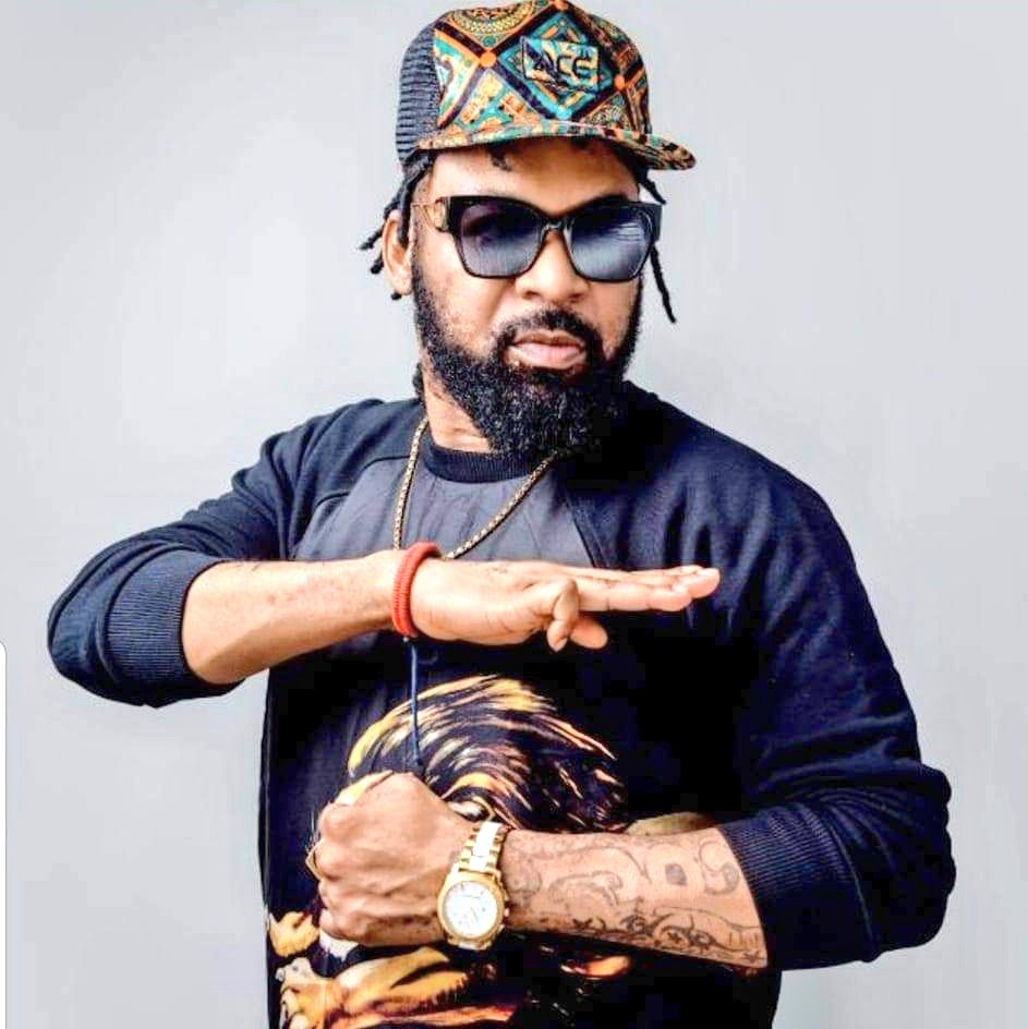 c_lemondeen24h's tweet photo. #Celeo_Scram sur #BillClintonKalonji: " On peut avoir de problèmes, mais c’est un frère que j’aimerai voir au top comme moi. " @Bibimusafi #MusiqueRdc #Rumba #Ndule #Wenge #GenerationWenge https://t.co/ezlurN3xoJ