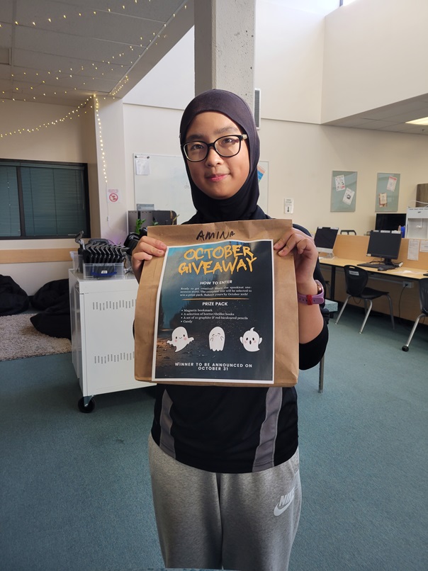 Palmerlibrary38's tweet photo. "As I looked into the mirror, my reflection blinked first."
Congrats to our grand prize winner for October's giveaway! We had so many great entries that we selected 4 additional runner-ups: Anna L, Lily W, Lucia M & Isa R.
#libtech38 #sd38 #sd38learn #rtla38 https://t.co/ez5qyFHU33