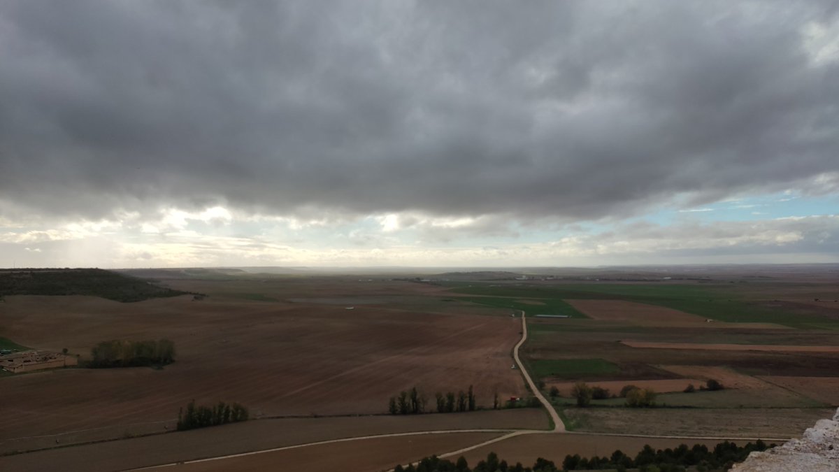 diegocalvo_16's tweet photo. Mi balcón favorito 🌾 https://t.co/qQQ0xM7BWK