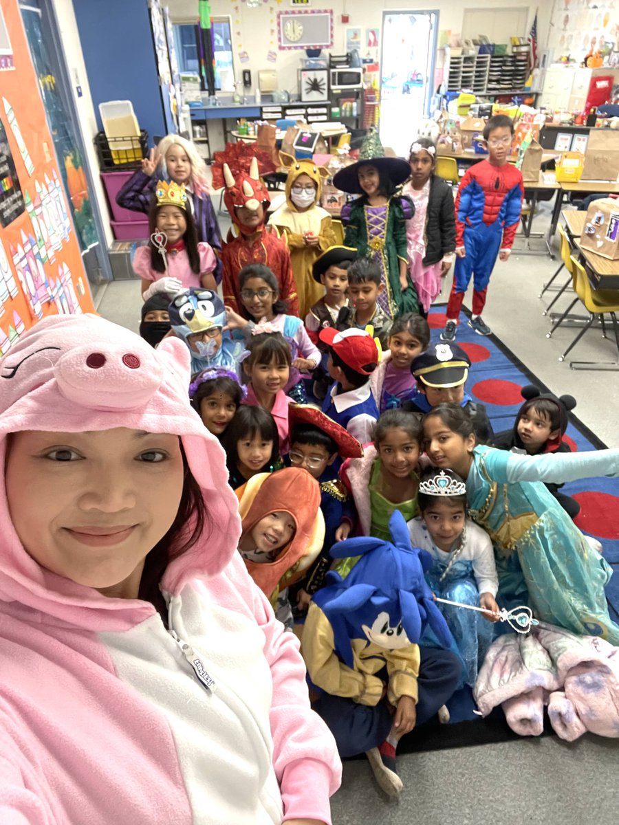 Costume Parade <a href="/FredEWeibel/">Weibel Elementary School</a>
