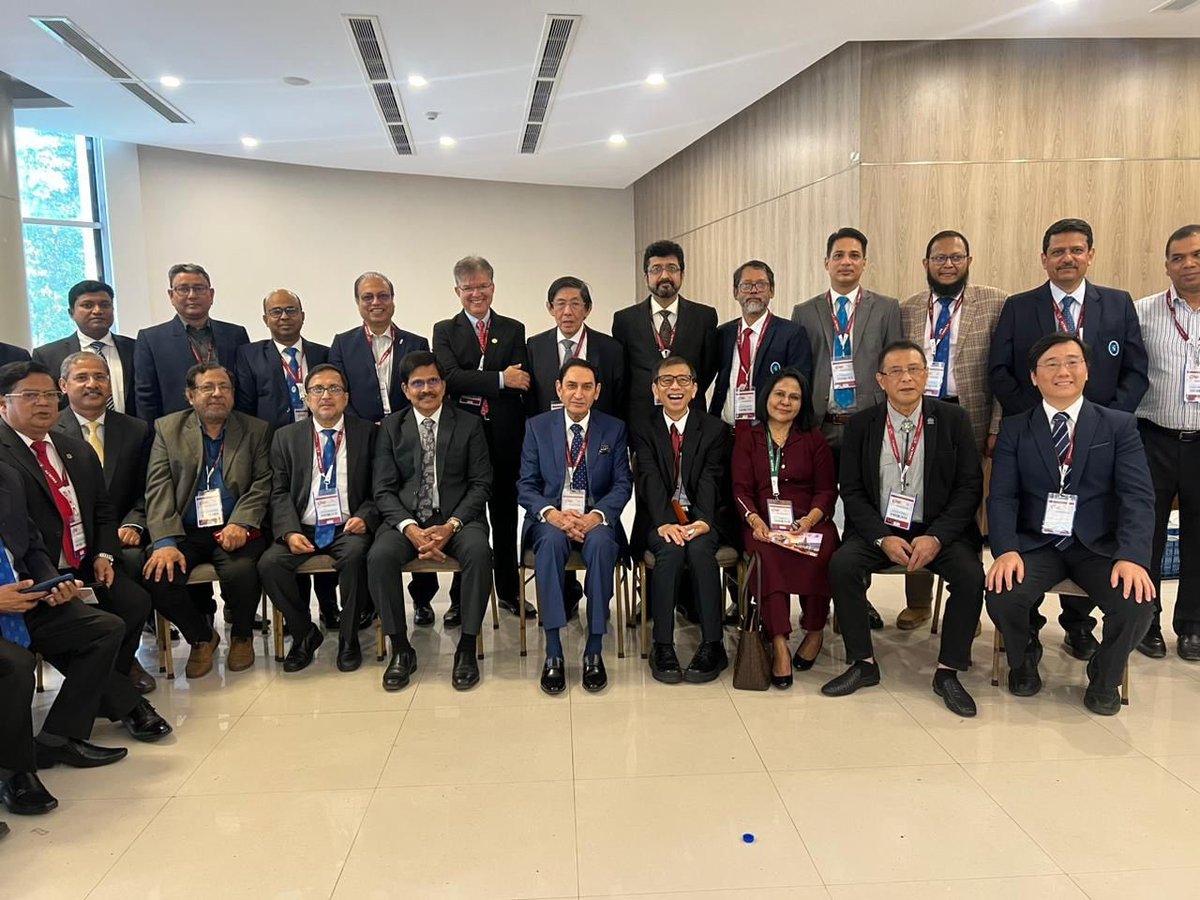 prof_skhanna's tweet photo. My sincere thanks to "The Society of surgeons of Bangladesh” inviting  me  to the "17 th International conference" and it was my pleasure to be a part of your meet as Guest Speaker .It was nice to be back to your country after I had first operated in birdem Hospital Dhaka in 2003 https://t.co/H9T1DJf03Q
