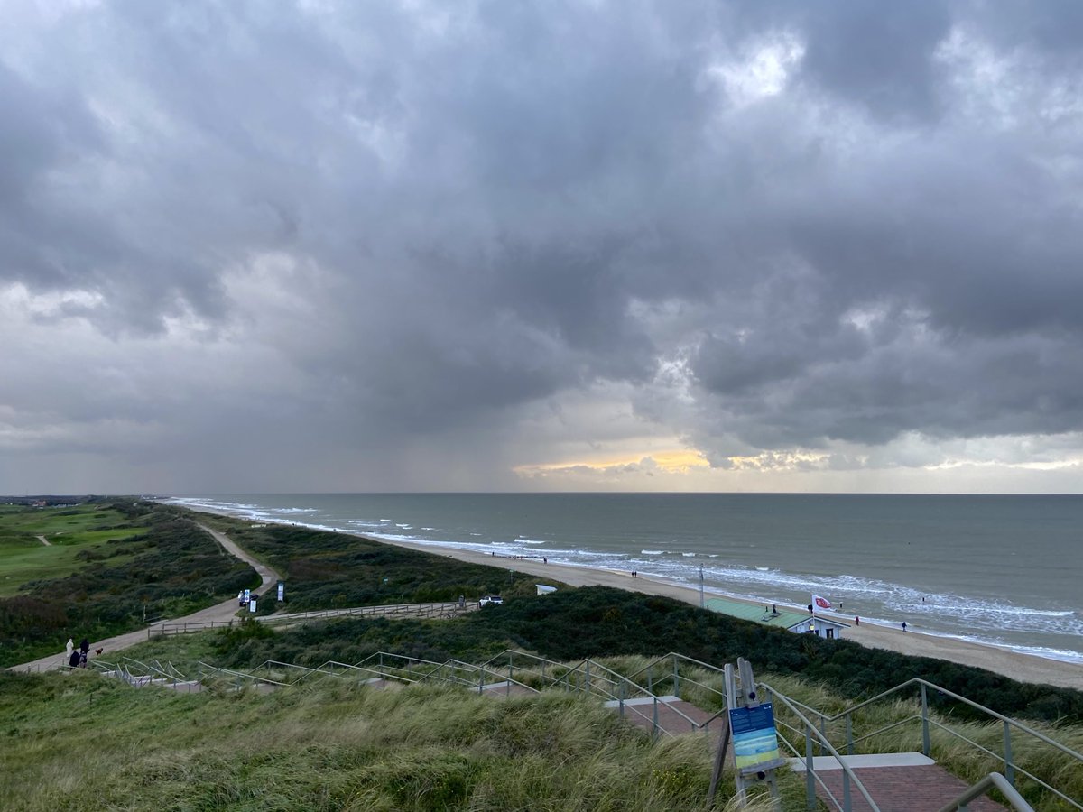Storm op komst! #Domburg #domburgfotografie ⁦<a href="/RTLnieuws/">RTL Nieuws</a>⁩ ⁦<a href="/BuienRadarNL/">Buienradar</a>⁩ ⁦<a href="/WilliamHuizinga/">William Huizinga</a>⁩ ⁦<a href="/NOS/">NOS</a>⁩ ⁦@weermanreinier⁩ ⁦@Talpaweer⁩