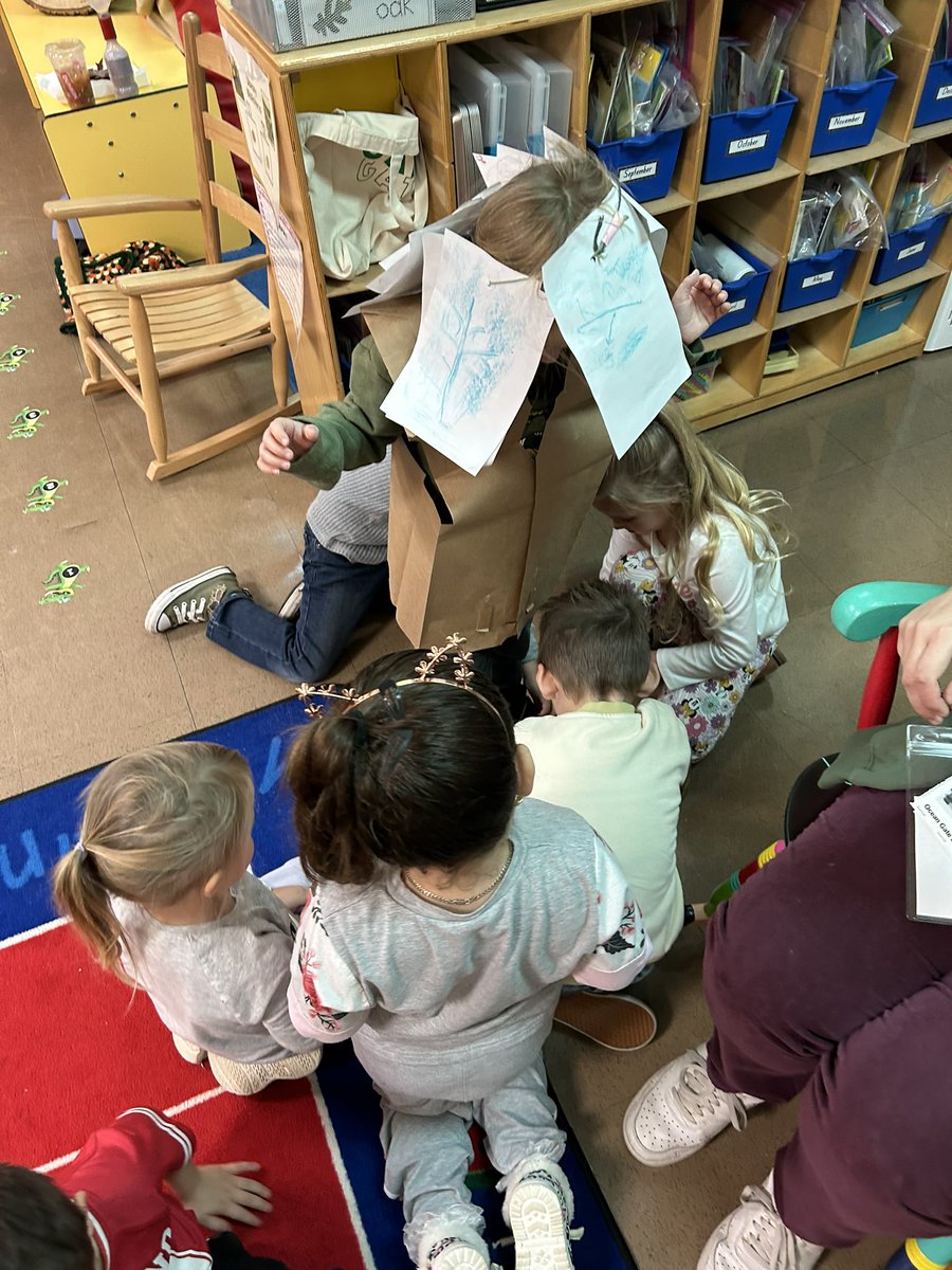 melpatterson803's tweet image. Thx to Bailey Sanders from  @BarnegatBayNEP &amp;amp; @OceanEdu for enriching our #gatorearlylearners as part of their #CreativeCurriculum tree study! Ms. Bailey helped answer their curious questions &amp;amp; dove right into the matter! #oceangateEDU #communitypartnerships #PEA