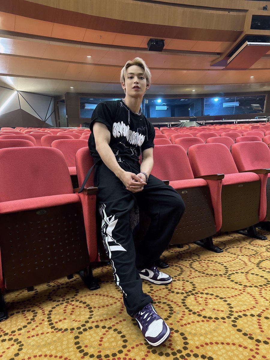 official_jo1's tweet photo. [#與那城奨]
Thank you Jakarta🥰
We are always together with JAMs😊

#JO1 #YONASHIROSHO
#JO1_ASIATOUR https://t.co/mew5Z4CMYe