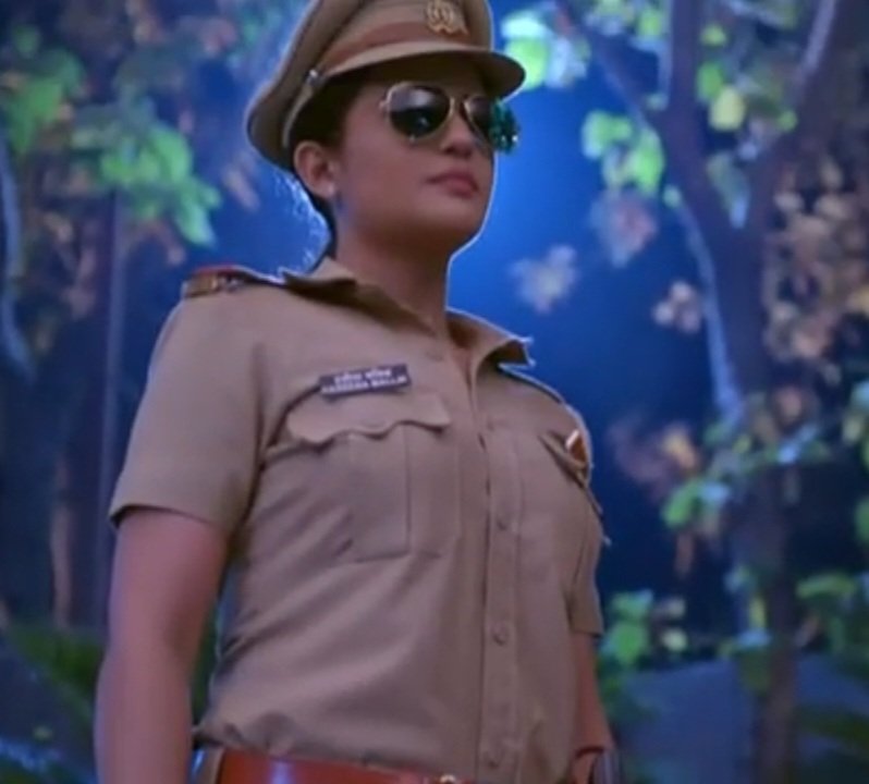 nimasha4sg's tweet image. Nothing,just presenting the BESTEST character of ITV SHO Haseena Mallik. When HM mentioned Mahaila Police Thana I was 😭.@sabtv tysm for giving us chance to witness unseen shade of HM in #Vanshaj n now let us to witness this HM 2.0 in our very own show #MaddamSir. Plz announce S2