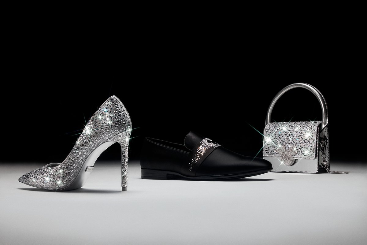 ALDO_Shoes's tweet image. DISNEYXALDO Made for the spotlight ✨
Celebrate the magic of the season with the special edition #DisneyxALDO Platinum Collection. #ALDOShoes 
Available in select regions and while quantities last, shop the limited-edition collection: bit.ly/3FwIFc5