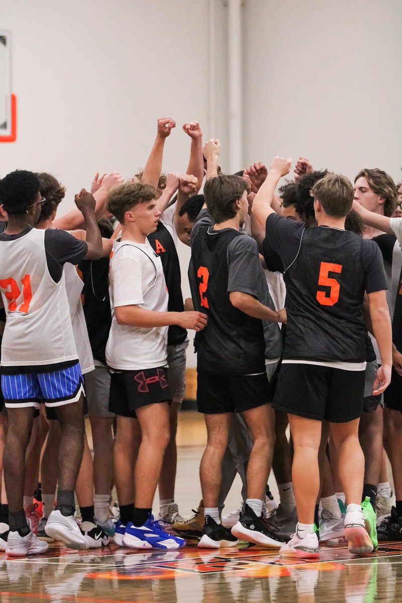 IAmSherardJ's tweet photo. Dear Boys!
I am so proud of you and the way that you attacked the pre-season! We are 6 days away from the beginning of the payoff!
Letโs Go Higher! #NoDropOff
Coach Johnson https://t.co/1JUI72awcJ