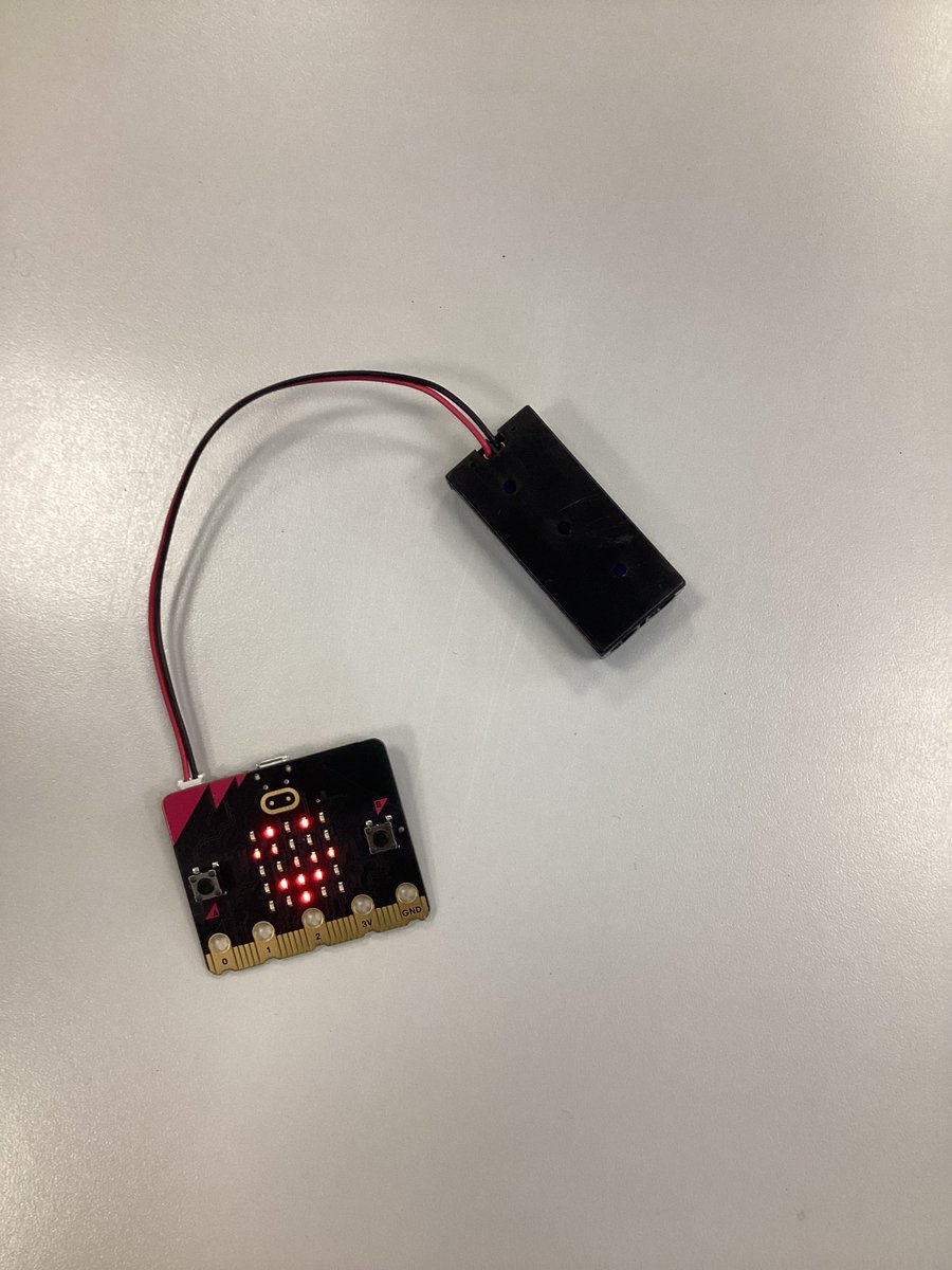 RoeLeePrimary's tweet photo. Year 4 have been getting to grips with micro:bits today! The children have enjoyed exploring the code and programming the micro:bit. #bbcmicrobits #computing https://t.co/N0pSuMMcTR