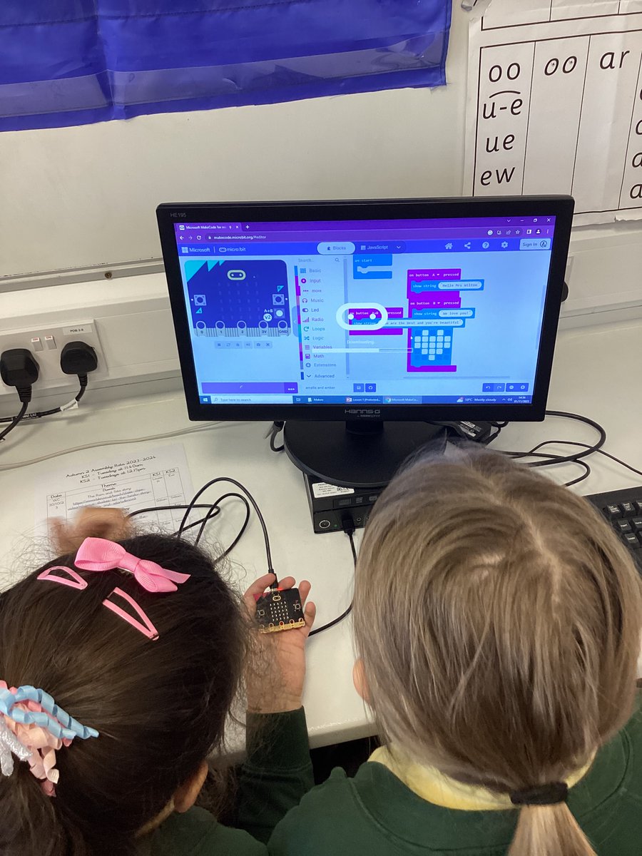 RoeLeePrimary's tweet photo. Year 4 have been getting to grips with micro:bits today! The children have enjoyed exploring the code and programming the micro:bit. #bbcmicrobits #computing https://t.co/N0pSuMMcTR