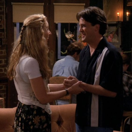 rossgellxr's tweet image. "lisa kudrow, nenhuma mulher me fez rir tanto assim"