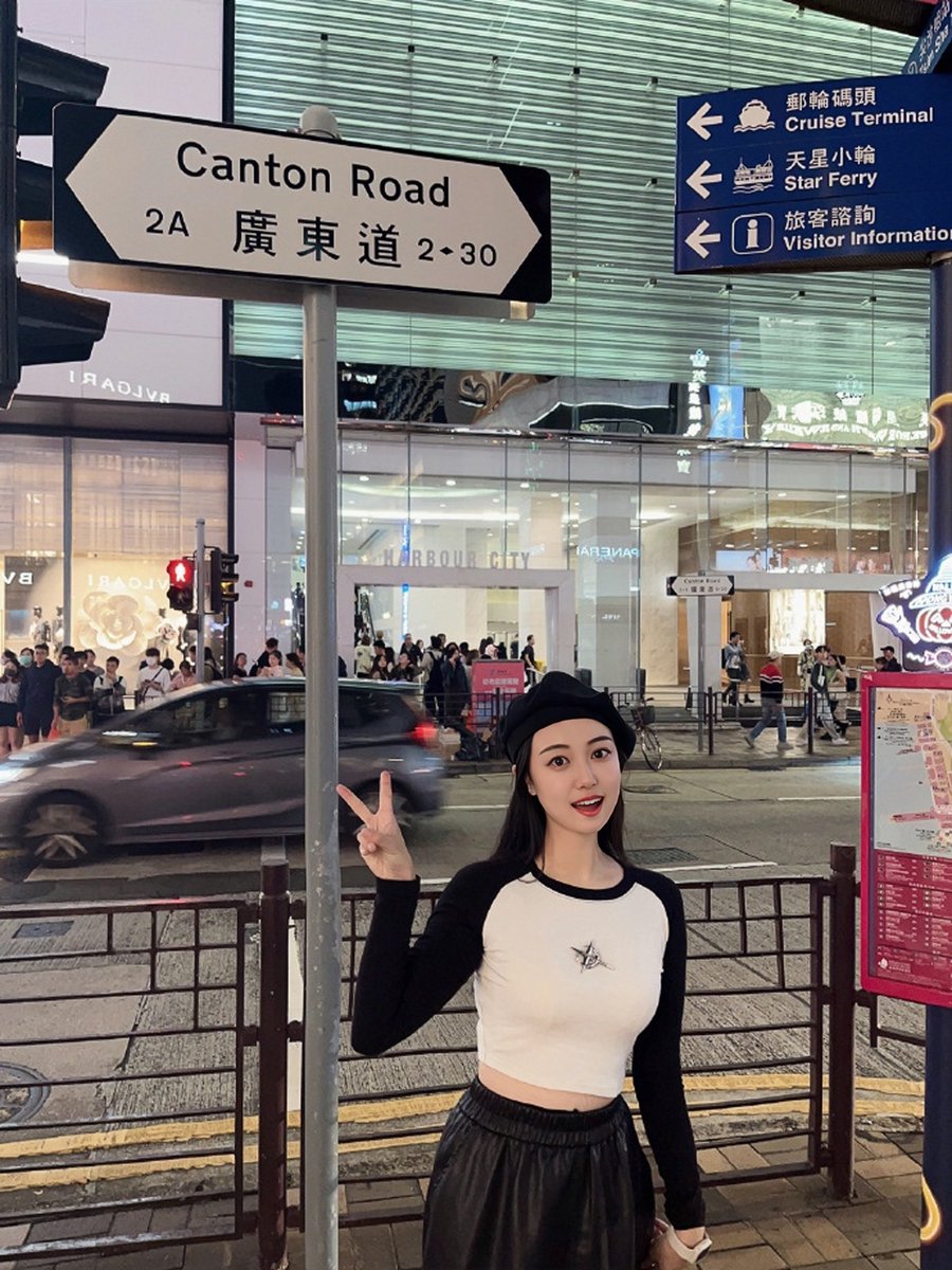xiaoyi960429's tweet photo. 有香港的哥哥吗？老公说我这件衣服显大🫣

 #人妻 #少妇 #已婚 #反差 #射屏 #bbc #bigcock #bwc #媚黑 https://t.co/OQ6Qy9xgOC