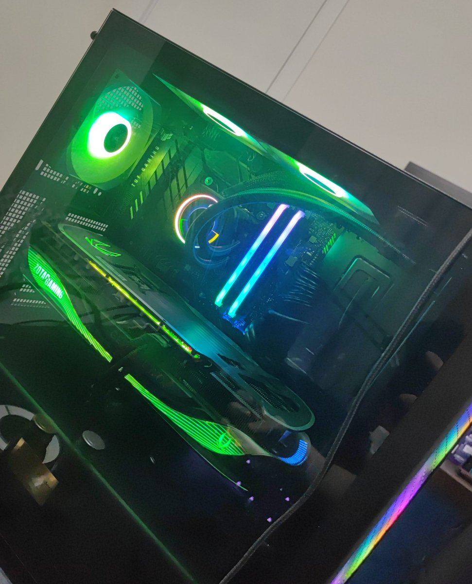 bluepoint_021's tweet image. دوستان یکی‌ از مواردی که در نگهداری کیستون مهمه
اینه که هر ۳ ماه خاک توشو بگیرید نزارید جمع شه
بغضیا دو سه سال دست نمیزنن بهش بعد میگن چرا ضعیف شده :)))))
توشو نگاه میکنی مثه غزه شده 😂

تمیزش کنید هر چند ماه یه بار ... باد سردم بگیرید داخلشو