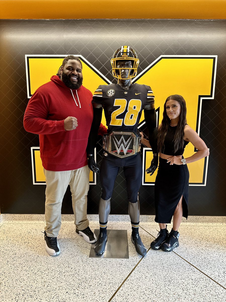 The @wwe #CampusRush Tour made a stop at @MizzouAthletics last week with @Katana_WWE and @oshow94!