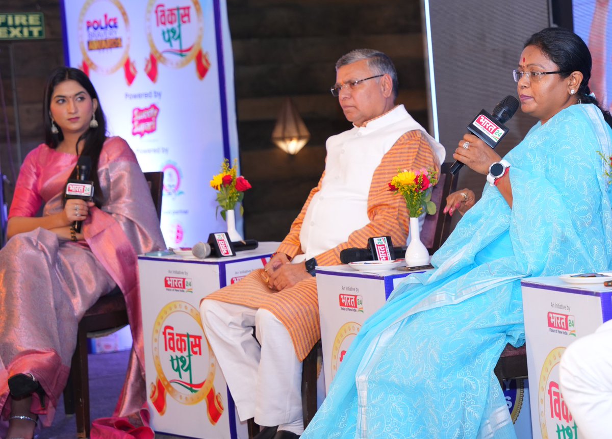 Sakshijournalis's tweet image. @DiwakrMLA Ji it was our pleasure to be with you, being a Mayer your efforts are appreciated in Agra, specially the work being done for women’s. Wish you luck for future endeavours👏
#bharat24 #Vikaspath #Agra #UP