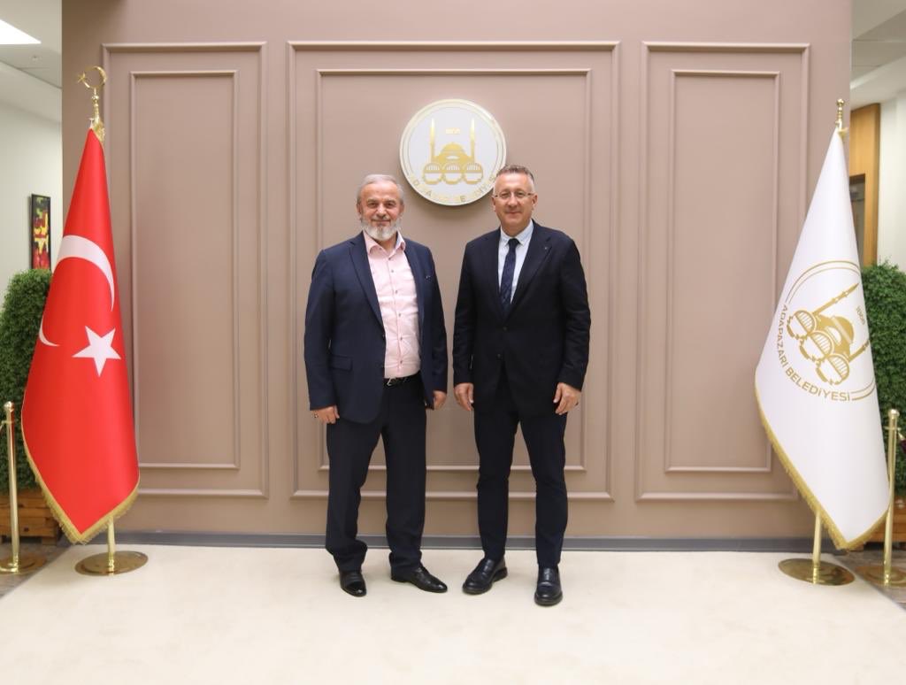 Adapazarı Belediye Başkanı Sn. Mutlu Işıksu’yu  makamında ziyaret ettim. Kendisinin samimiyetine ve nezaketine teşekkür ediyor hayırlı çalışmalar diliyorum.