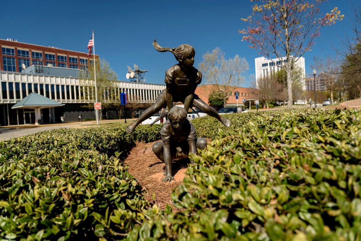 Whether you’re a young professional, recent grad, parent, professional, or retiree, there’s no shortage of things to do in Huntsville. 

Take a closer look at the social scene in Huntsville here at ow.ly/2RFY50Q2Bt2