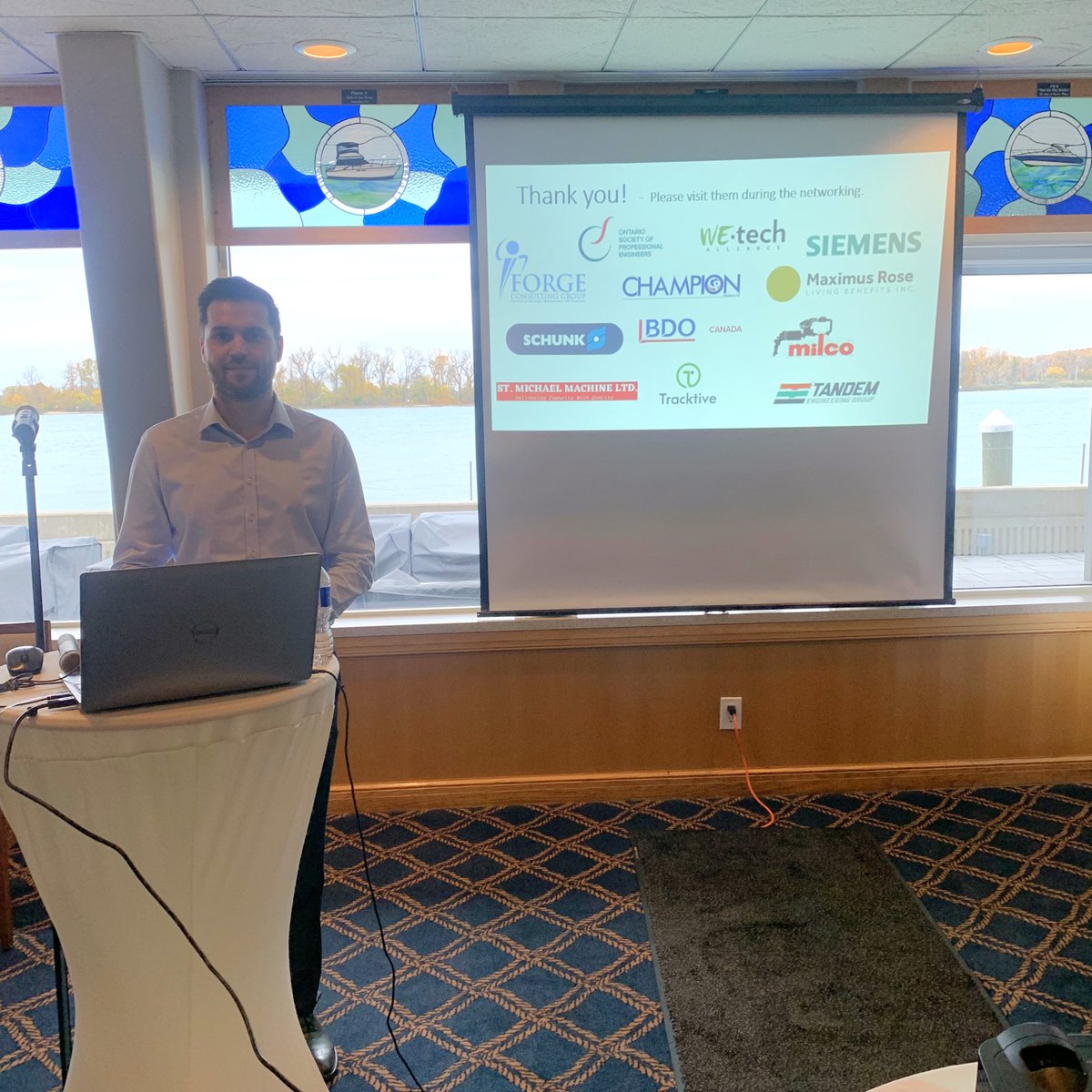 DataRealm tweet media