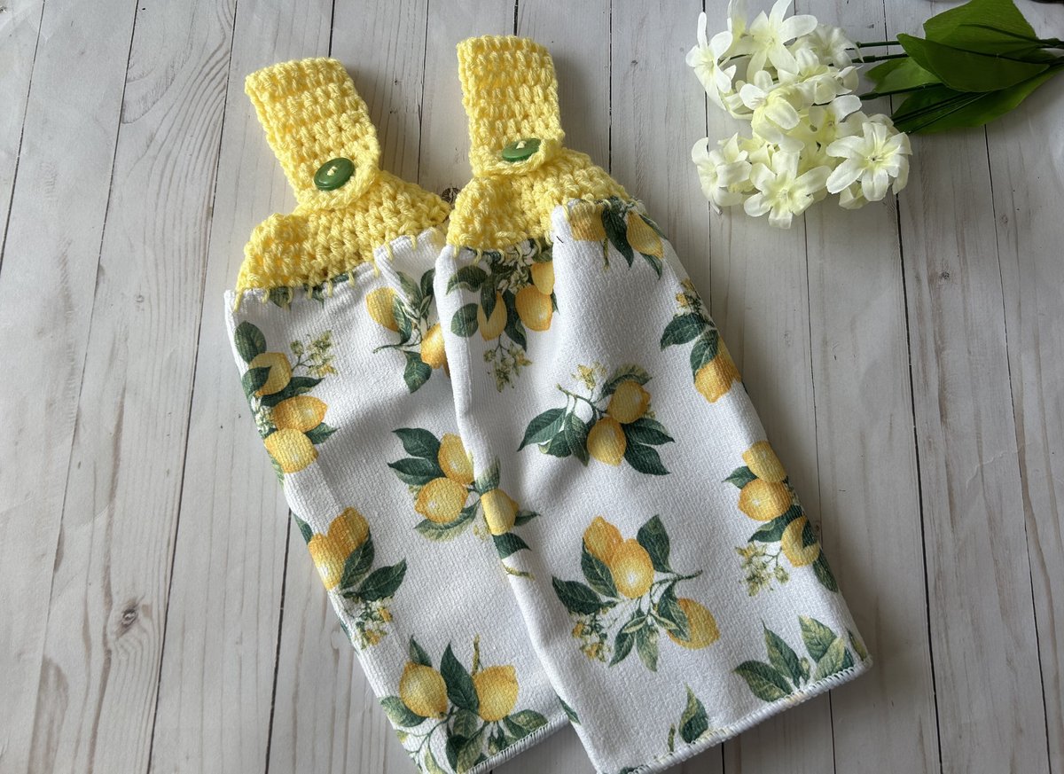 2 Lemon kitchen towels in yellow and green tuppu.net/97afc0d #craftbizparty #craftshout #SummerDecor