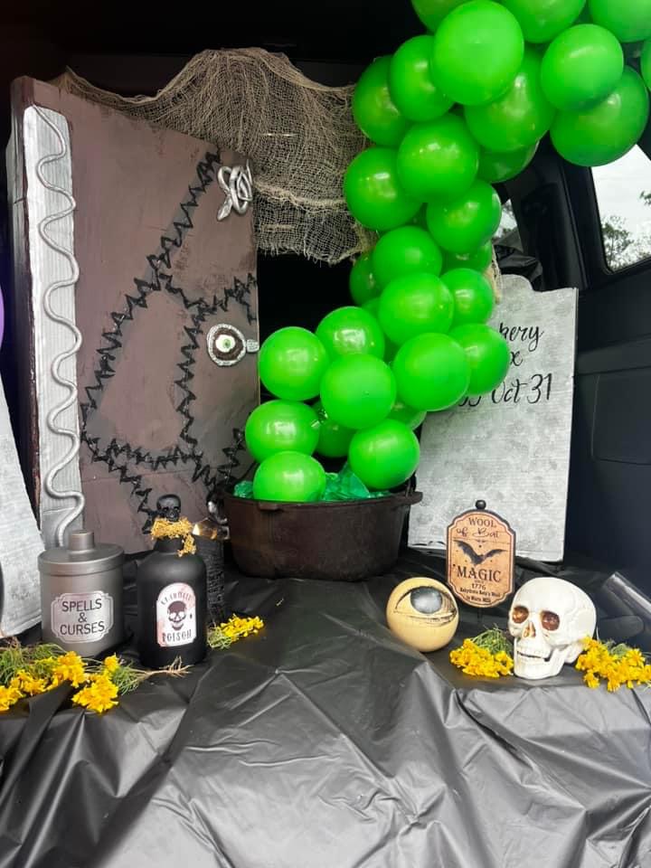 JasonPilgerFord's tweet photo. 🎃Thank you to all who came out &amp; celebrated Halloween with us!🎃 #wherefriendsbecomefamily #shoplocally https://t.co/Jf4fVShxPv