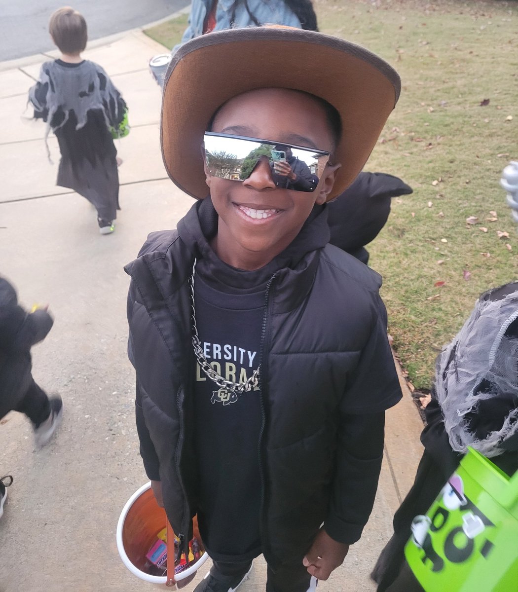 thatdudeclay's tweet photo. @DeionSanders Halloween Fit https://t.co/MNc08e8F8m