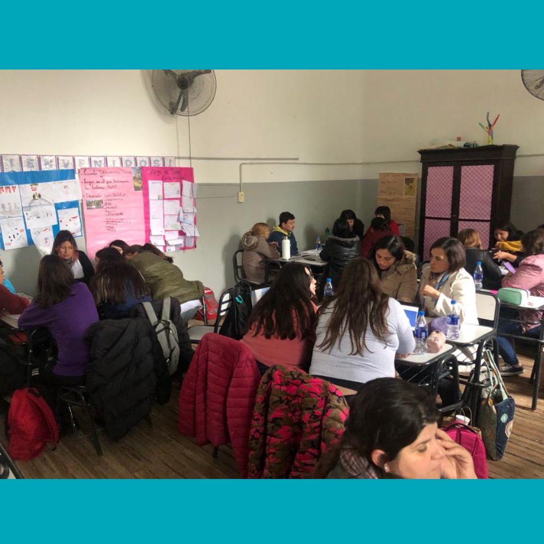 DTE_BA's tweet photo. @BAeducacion @AlbertoSileoni @salbarracin @Barbr_torti @ClaudiaBracchi1 @HernanCalabrese Durante esta jornada de participación democrática que incluyó charlas, talleres y plenarios, referentes de la Subdirección de Proyectos y Diseño de contenidos dictaron dos propuestas: “Creación de relatos sonoros en Audacity” y “Mediaciones de enseñanzas accesibles e inclusivas”. https://t.co/kuqilKfi13