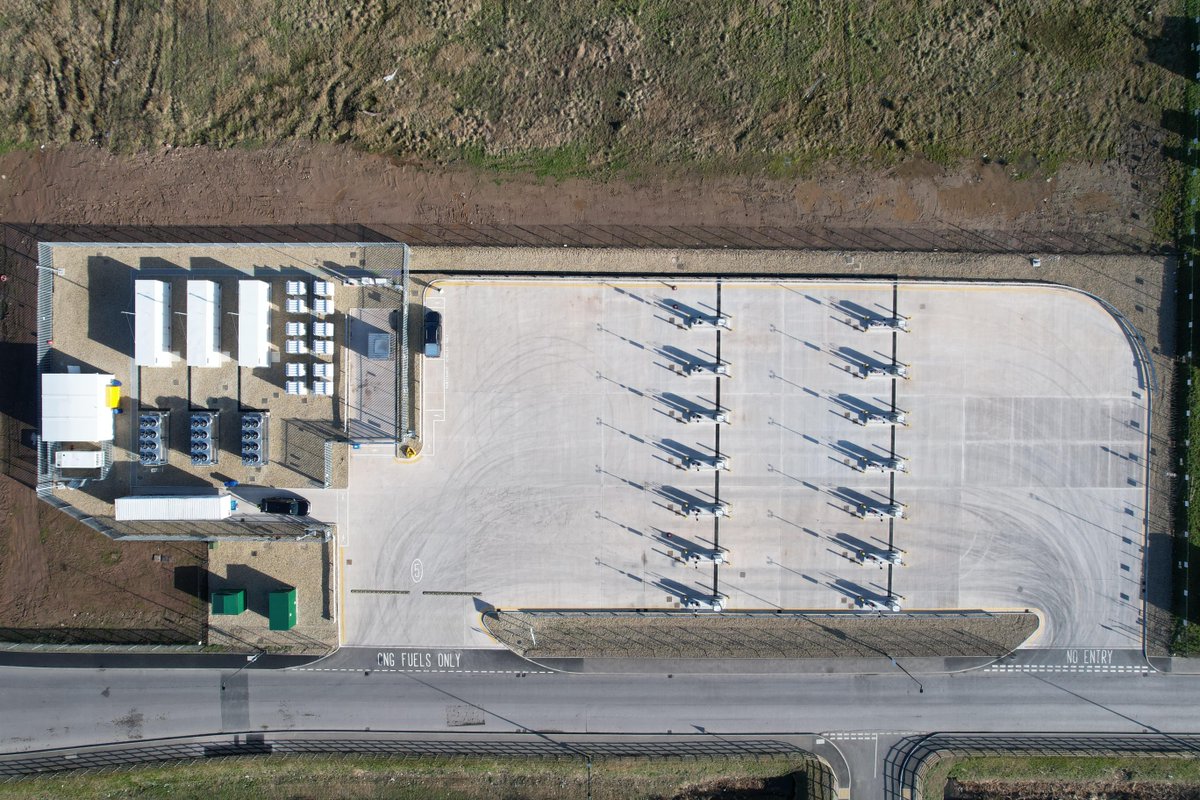 CNG_FUELS's tweet photo. Our Bio-CNG refuelling station in Avonmouth - the world's largest renewable #Biomethane station - is helping the UK to slash emissions and reach #NetZero 💚

It can refuel up to 80 HGVs per hour, meaning 70,000 tonnes of carbon can be cut annually! ☁️✂️
https://t.co/VsqJLP25jv https://t.co/5nod0iwF3F