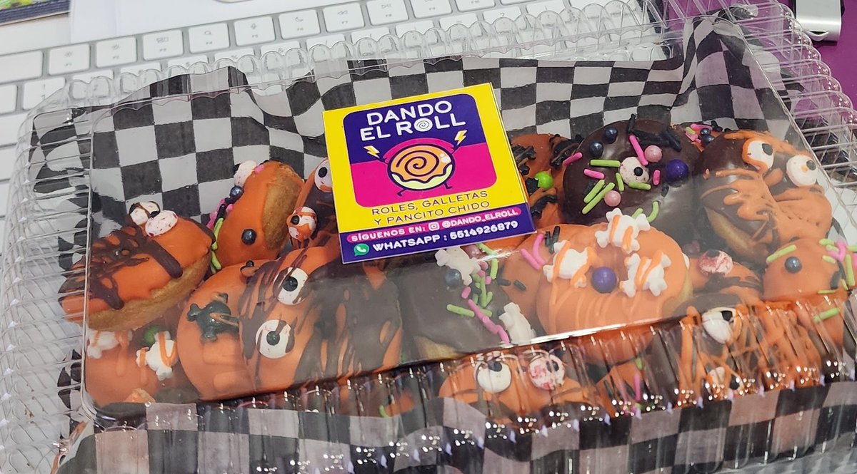 acg_dg's tweet image. #Poderosotienefrío usaré el hashtag  para presumir las creepy donitas de jalowin que se rifó @lula_cg 🤩🎃☠️