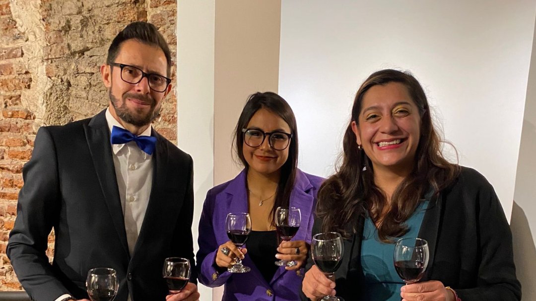 ini_sanitarias's tweet photo. Ayer @EmbaMexUru organizó una recepción para el equipo mexicano de @virintad que vino a visitarnos, con el que venimos trabajando en el marco del proyecto #SexualidadSinFakes desde el año pasado de la mano del Fondo de Cooperación #Uruguay #México @AuciUruguay @AMEXCID 🇺🇾🤝🇲🇽 https://t.co/5reJ7wDq98