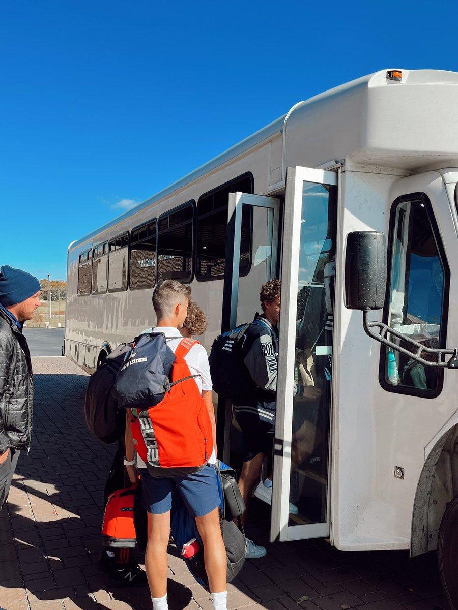 LCALions_sports's tweet photo. After a big send off this morning, Lakeway HS cross country is state bound! Good luck to our runners and go lions! #lakewaylions #golions #lcaXCπ¦πββοΈ https://t.co/DM9UeJAjAT