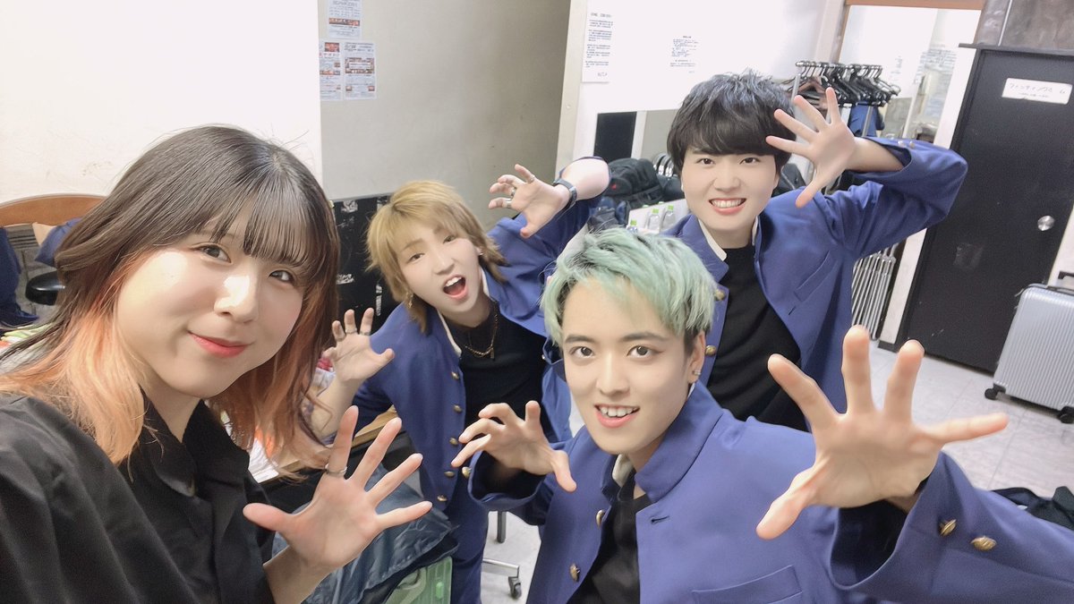 waiwai_sushi034's tweet image. ／

秘密結社フローリス定期儀式
水曜日の銀貨 一深淵への誘いー X

＼

だーーいすきな
フローリスさんとSPADESさん🐏💓
ありがとうございました✨

#秘密結社フローリス 
#SPADES #スペーズ
#水曜日の銀貨