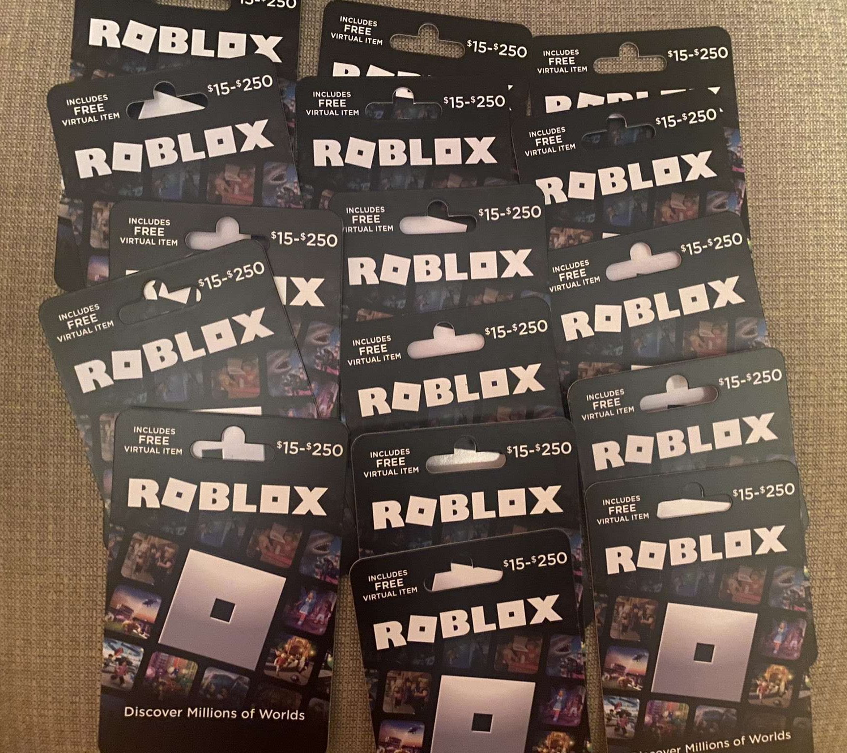 FREE 10,000 ROBUX GIVEAWAY IN ROBLOX FOR 4 MILLION!! 
