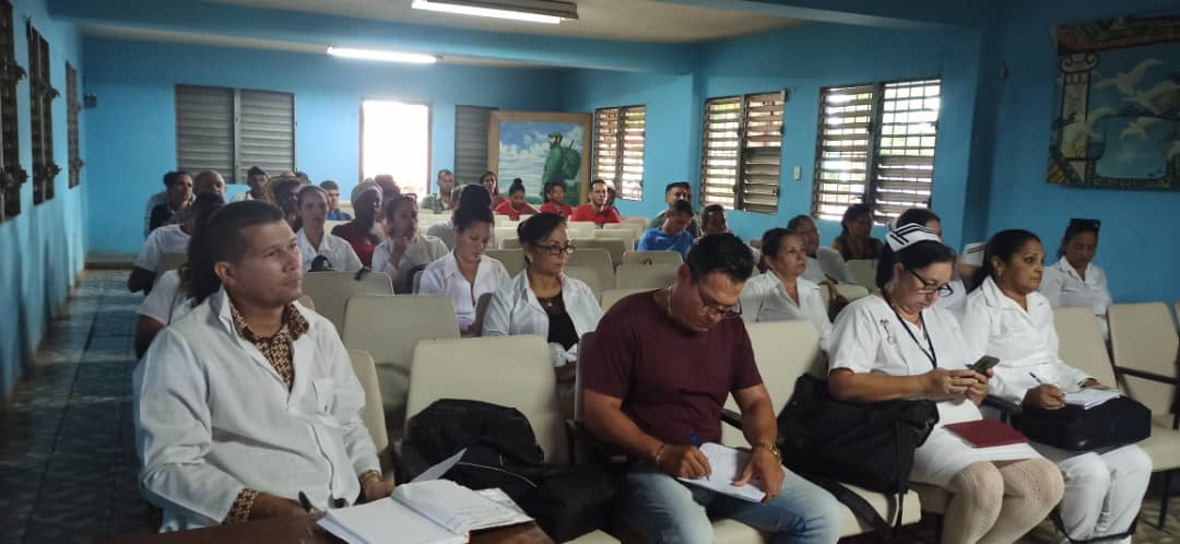 Presentan en el Municipio de Amancio #LasTunas 🌵Estrategia del Programa Materno Infantil para reducir la Morbimortalidad   #RendiciónDeCuentasLasTunas <a href="/RenGallego3/">René Gallego</a> @JaimeErnestoC <a href="/JLBrocheLorenzo/">Jorge Luis Broche Lorenzo</a>