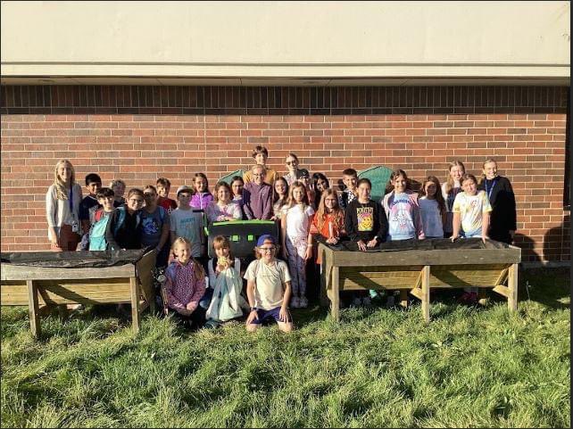 D95Foundation's tweet image. The D95 Educational Foundation is proud to support the green initiatives of the Isaac Fox Green Team and the high school students from the EDvironment Club with a grant to fund composters! Huge thank you to D95 Educational Foundation donors for supporting these opportunities!