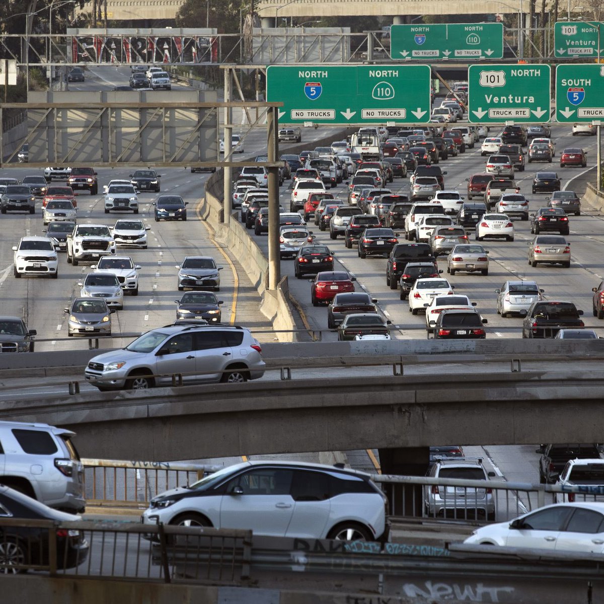 BrentToderian's tweet photo. The real problem in cities and suburbs has never been that the cars we have aren’t good enough (they definitely aren’t). The real problem is too many cars, “driven” in large part by car dependency by design. Better cars won’t solve that problem &amp; could actually help it get worse. https://t.co/rn28OAQxIR