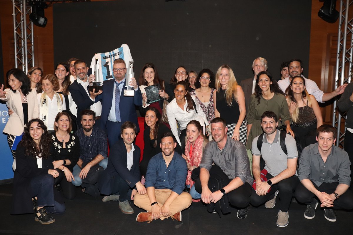📸Compartimos fotos de la fiesta de los #PremiosKonex 2023 de anoche martes 31 de octubre en el <a href="/ccdelaciencia/">Centro Cultural de la Ciencia</a>.

🎉¡Felicitaciones a todos los premiadas y premiados!