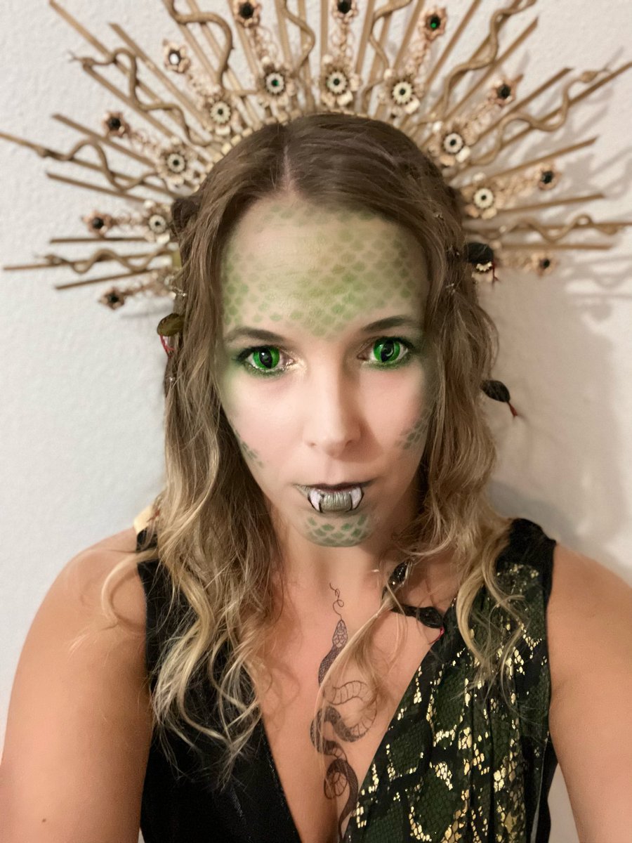 🐍Médusa🐍

#Halloween #Halloween2023 #Medusa