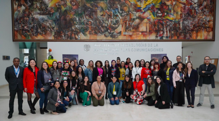 OEA_Cyber's tweet photo. Comienza en Bogotá🇨🇴 la final regional del #CyberWomenChallenge, organizada junto a @Ministerio_TIC y @TrendMicro. Las ganadoras de las ediciones nacionales 2022 y 2023, 32 mujeres finalistas de 13 países diferentes, compiten por el título regional 🏆🌎

¡Suerte para todas!👩‍💻👩‍💻👩‍💻 https://t.co/EBzMmieEUJ