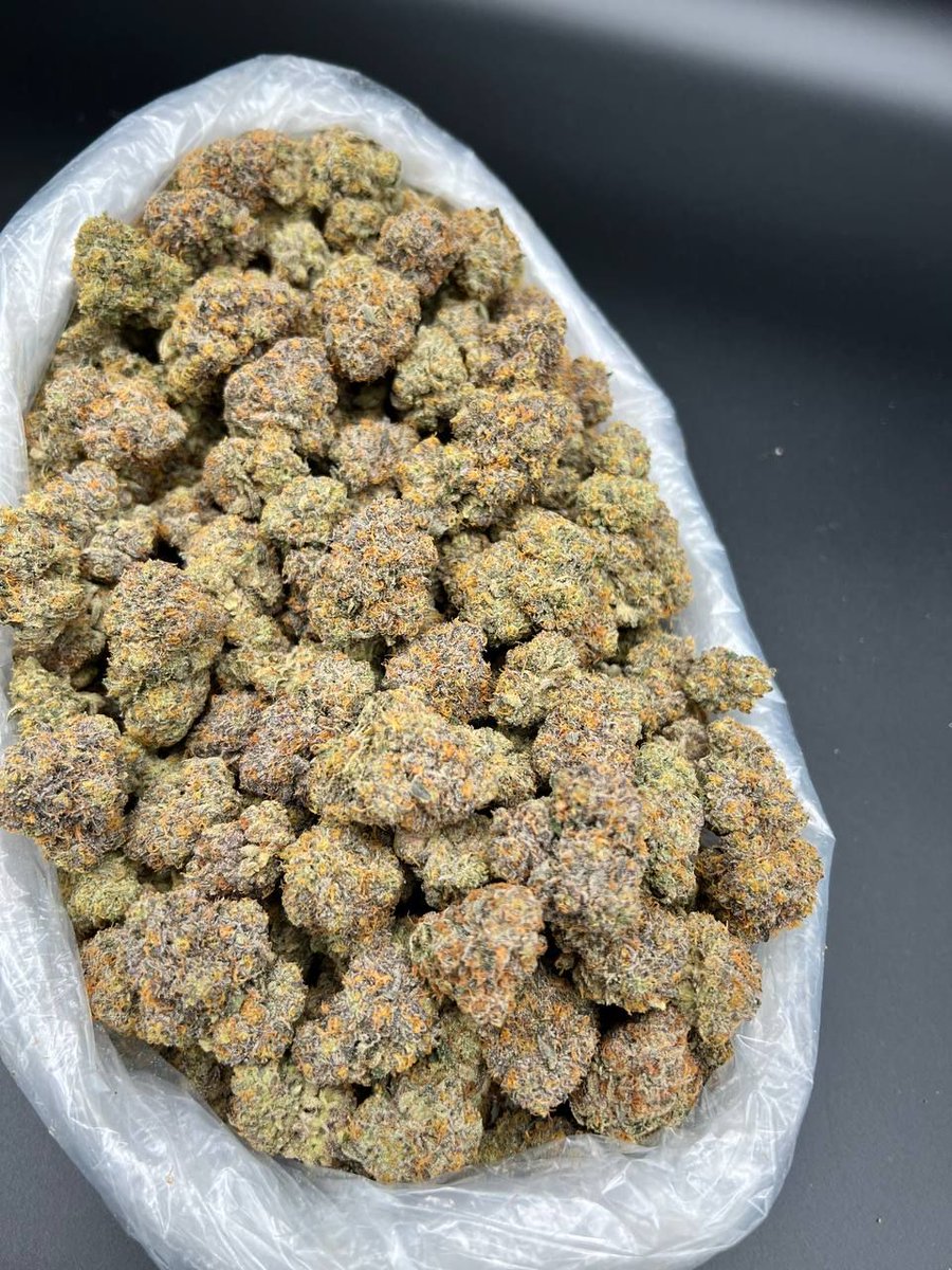 Are you smoking this alone or are you inviting someone?🤤