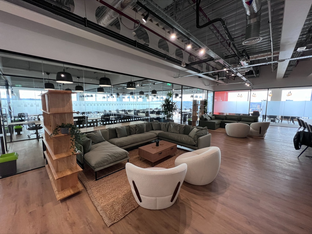 cubowork's tweet image. CUBO NEWCASTLE IS NOW OFFICIALLY OPEN! 🎉

🏢 Whether it's a private office or hot-desking membership you need, contact us today to arrange a tour or enquire about availability: ✉️enquiries@cubowork.com

#Cubo #MoreThanWork #Newcastle #BankHouse #PilgrimPlace