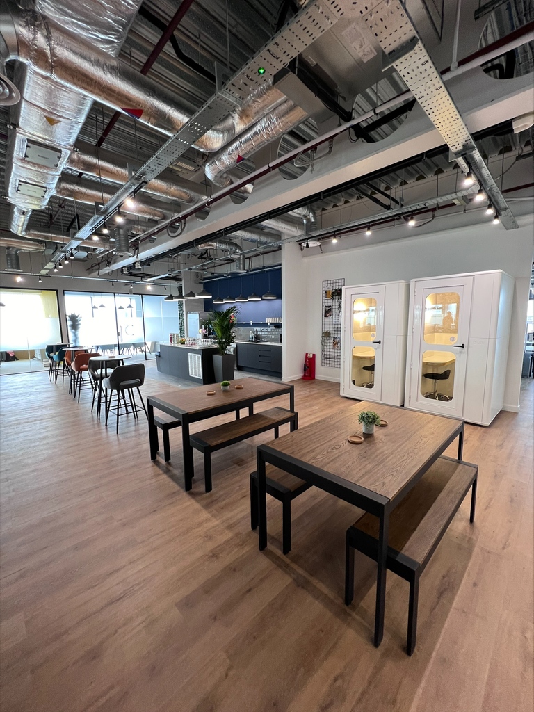 cubowork's tweet image. CUBO NEWCASTLE IS NOW OFFICIALLY OPEN! 🎉

🏢 Whether it's a private office or hot-desking membership you need, contact us today to arrange a tour or enquire about availability: ✉️enquiries@cubowork.com

#Cubo #MoreThanWork #Newcastle #BankHouse #PilgrimPlace