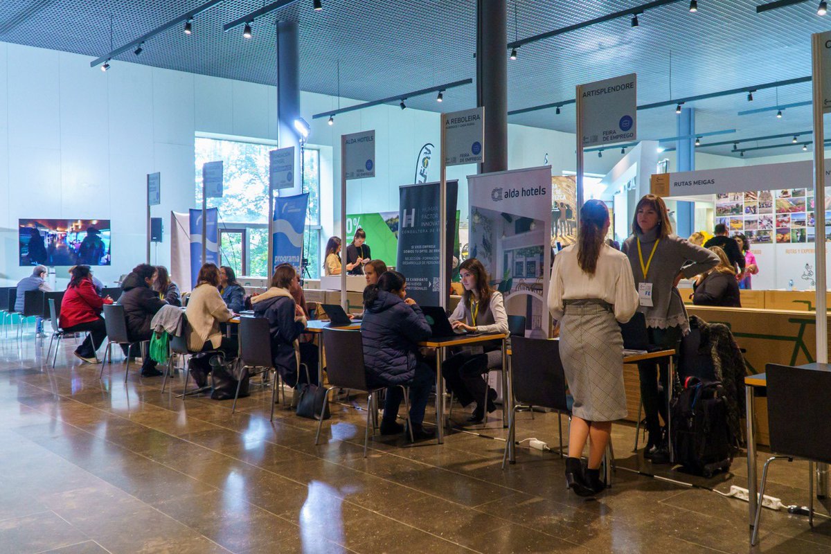 + 80 expositores 🖥️
+ 4.000 reunións de negocio entre 40 turoperadores de 16 países 🌏
+ 200 entrevistas de traballo na Feira de Emprego 💼

#FairwaySantiago inaugurou a súa V edición baixo o lema #FaiCircularOTeuCamiño 🥾