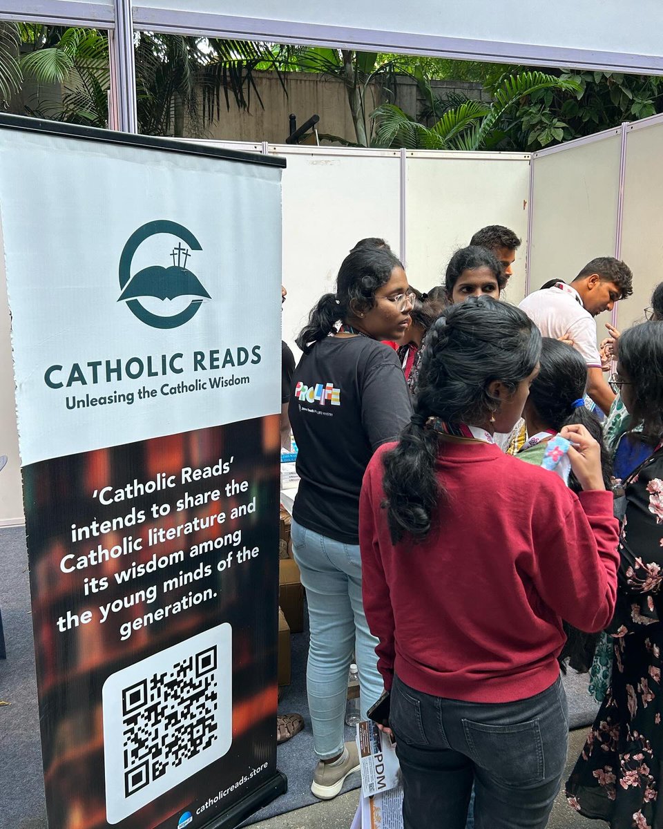catholicsreads's tweet photo. Catholic Reads booth during JaaGo, Jesus Youth National Conference held at Christ University Bangalore! https://t.co/RDKj0aVOmB