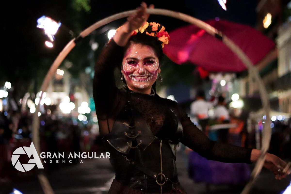 AngularAgencia's tweet photo. ☠️🏵️📷 #Enfotos •• Te dejamos algunas fotos del tradicional #Desfiledecatrinas que se llevó a cabo en la ciudad de #Puebla 

Via @Veck_Arenas https://t.co/MoHiJODT60