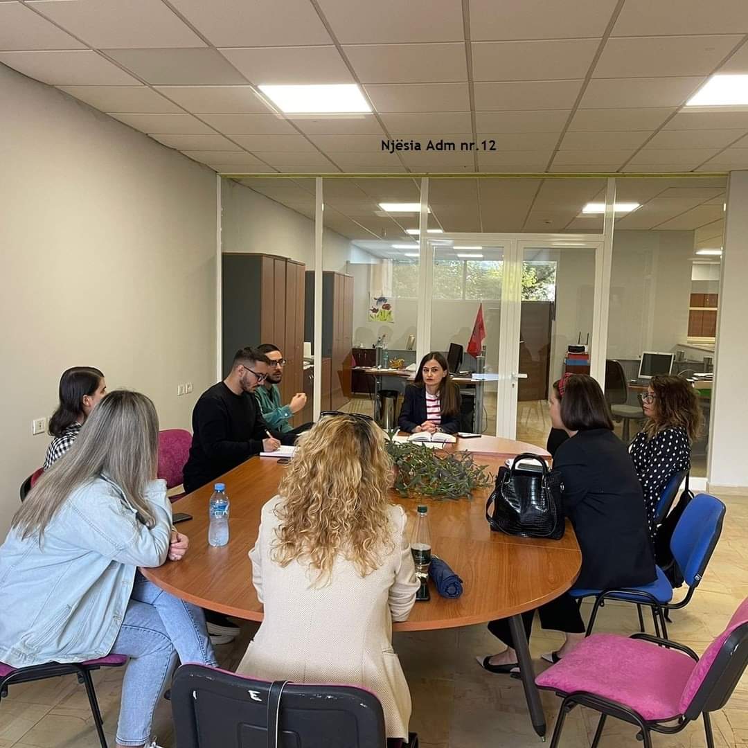 DifferentEqual2's tweet photo. D&amp;E ka qënë pjesë e Takimeve Ndërsektoriale të organizuara nga PMF në Nj.A në Tiranë. Këto takime kanë pasur në focus bashkëpunimin, bashkërendimin e punës, menaxhimin e rasteve, diskutimin e problematikave, forcimin e bashkëpunimit si edhe njohjen me aktorët e rinj@UNICEFAlbania https://t.co/qOBjuN4v9j